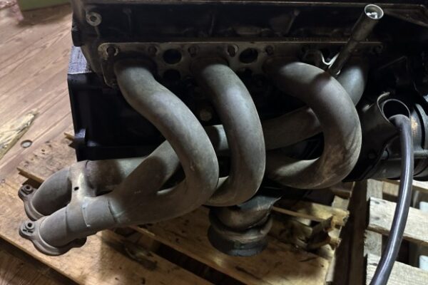 Mercedes-Benz 190E 2.3-16 Engine - Image 3
