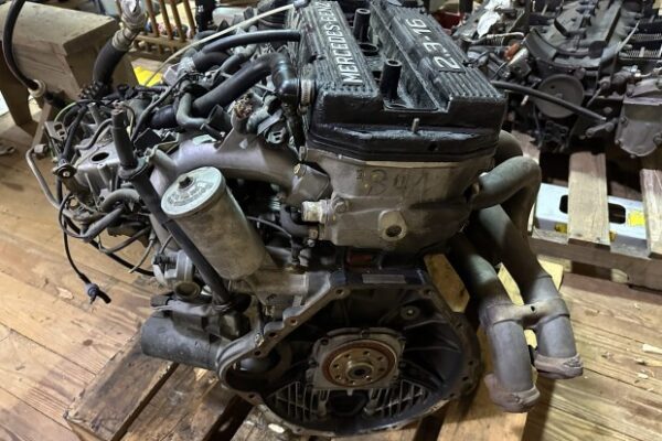 Mercedes-Benz 190E 2.3-16 Engine - Image 4