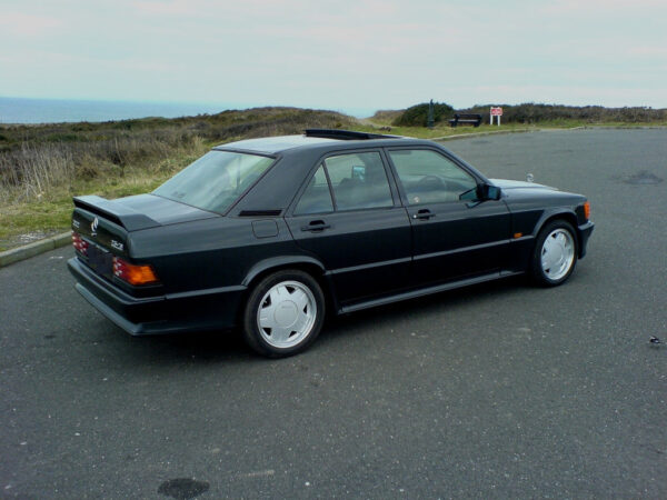 Mercedes-Benz W201 AMG Bodykit - Image 9