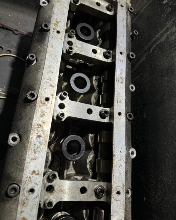 Original AMG M117 6.0 4V Heads with camshafts inside - Image 6