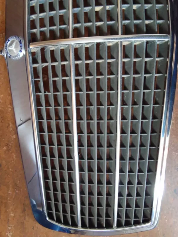 Mercedes Benz w201 190E 190D chrom front bonnet grill radiator grill - Image 5