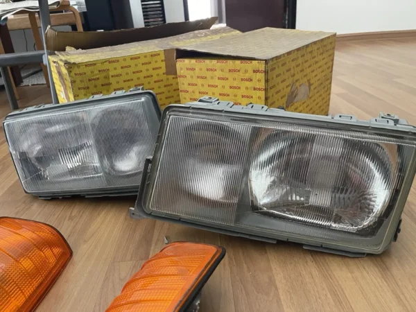 NOS BOSCH Mercedes-Benz W201 Euro 190E HEADLIGHTS PAIR WITHOUT REFLECTIVE CHROME - Image 3