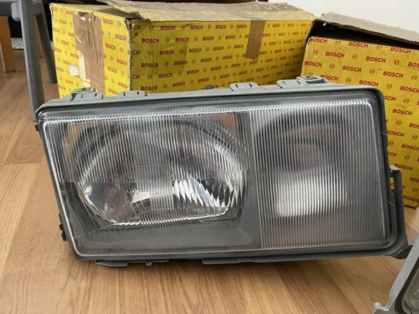 NOS BOSCH Mercedes-Benz W201 Euro 190E HEADLIGHTS PAIR WITHOUT REFLECTIVE CHROME - Image 4