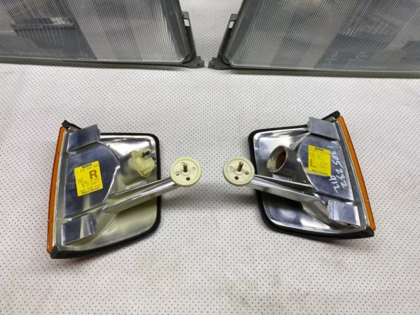 Mercedes Benz Bosch Hedlights Right &Left W201 E190 NEW - Image 3