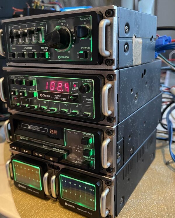 Clarion sound system w126 - Image 2