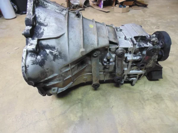 Mercedes W201 190E 5 speed manual transmission 717.432 W124 GETRAG - Image 3