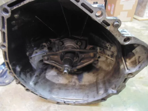Mercedes W201 190E 5 speed manual transmission 717.432 W124 GETRAG - Image 4