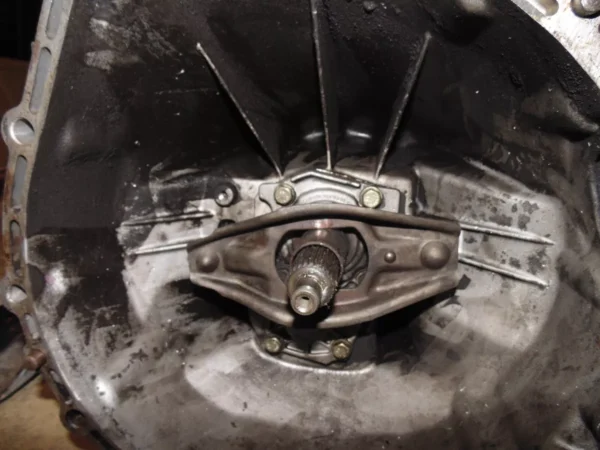 Mercedes W201 190E 5 speed manual transmission 717.432 W124 GETRAG - Image 5