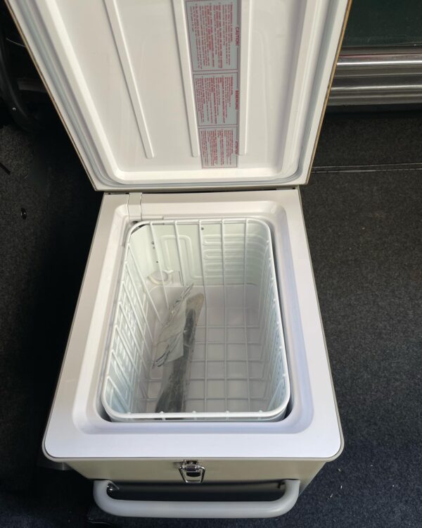 Refrigerator - Image 4