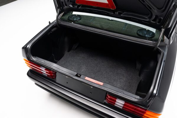 Euro 1987 Mercedes-Benz 190E 2.3-16 5-Speed - Image 35
