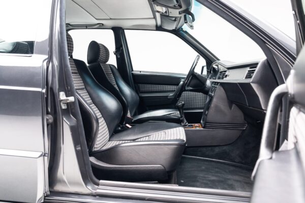 Euro 1987 Mercedes-Benz 190E 2.3-16 5-Speed - Image 30
