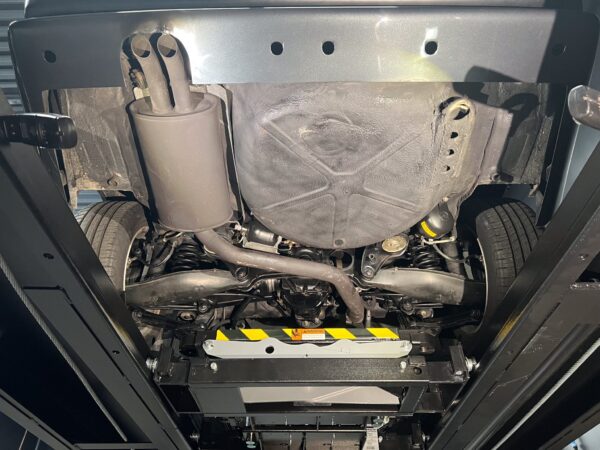 Euro 1987 Mercedes-Benz 190E 2.3-16 5-Speed - Image 39