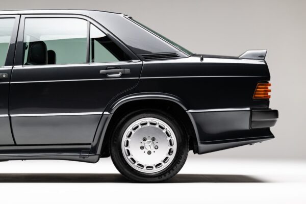 Euro 1987 Mercedes-Benz 190E 2.3-16 5-Speed - Image 19