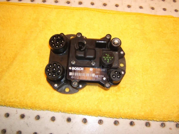 Mercedes R129 300SL,W124 300CE ,W140 300 BOSCH ignition EZL Genuine OEM 1 Module