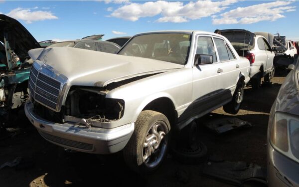 Parting Out: 1980 Mercedes-Benz 500 SE (W126)