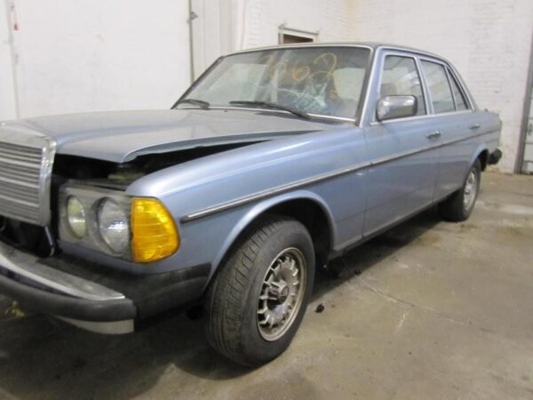 Parting Out: 1983 Mercedes-Benz 300D (W123) - Image 3