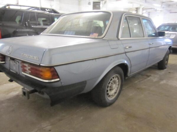 Parting Out: 1983 Mercedes-Benz 300D (W123) - Image 5