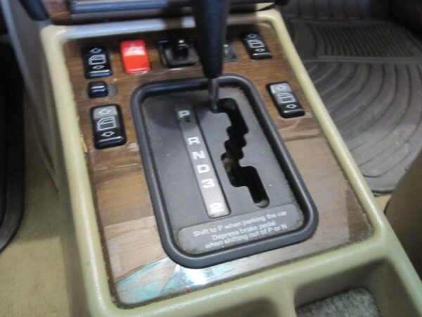 Parting Out: 1991 Mercedes-Benz 190E (W201) - Image 9