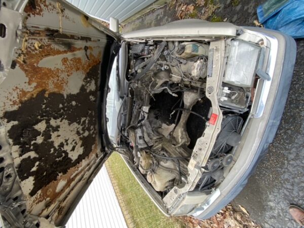 Parting Out 1991 Mercedes-Benz 300TE (W124 Wagon) - Image 10
