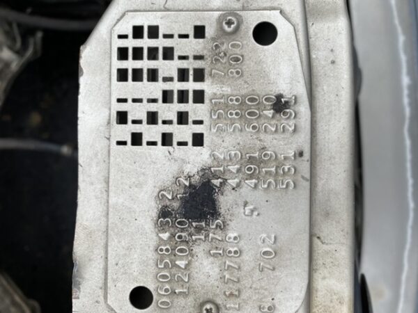 Parting Out 1991 Mercedes-Benz 300TE (W124 Wagon) - Image 3