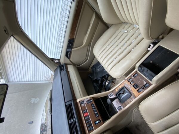 Parting Out 1991 Mercedes-Benz 300TE (W124 Wagon) - Image 6