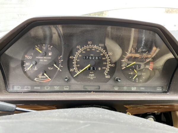 Parting Out 1991 Mercedes-Benz 300TE (W124 Wagon) - Image 4
