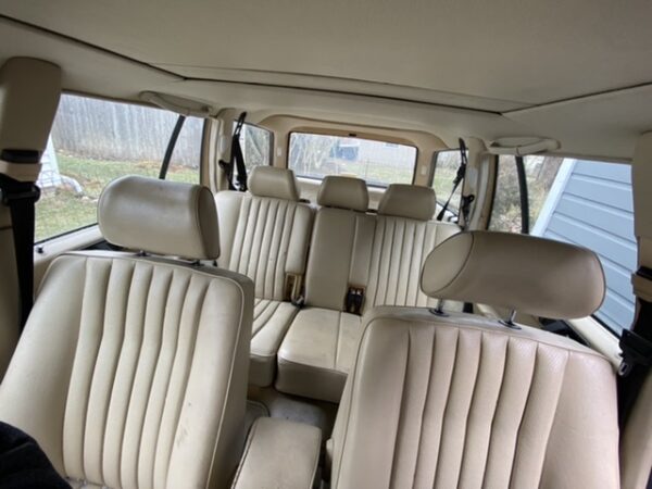 Parting Out 1991 Mercedes-Benz 300TE (W124 Wagon) - Image 8