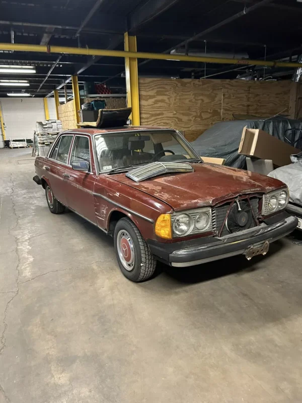 Parting Out: 1983 Mercedes-Benz 240D (W123)