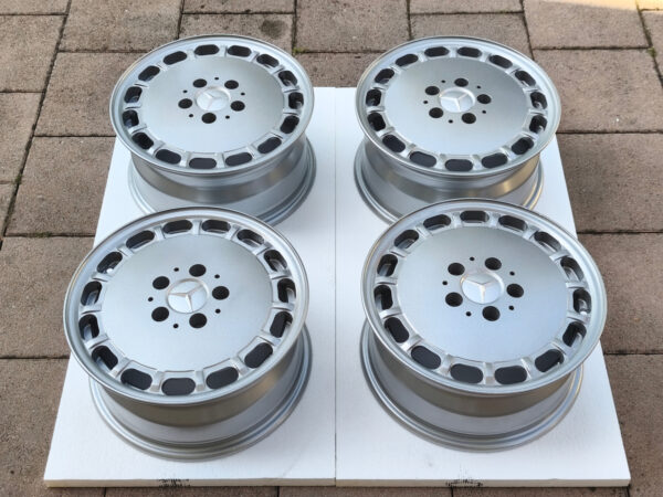 OEM Mercedes-Benz Gullideckel W201 2.3-16v/Sportline Wheels