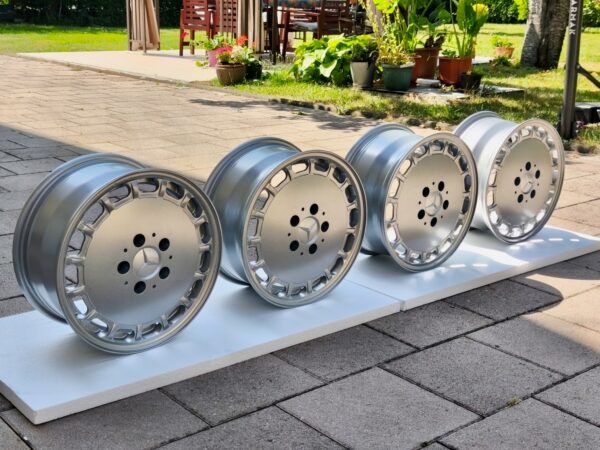 OEM Mercedes-Benz Gullideckel W201 2.3-16v/Sportline Wheels - Image 7