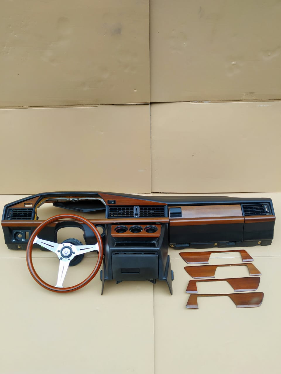 Mercedes-Benz W201 Zebrano wood interior
