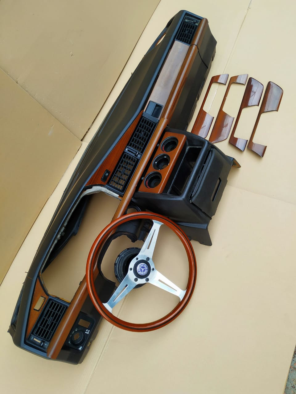 Mercedes-Benz W201 Zebrano wood interior - Image 3