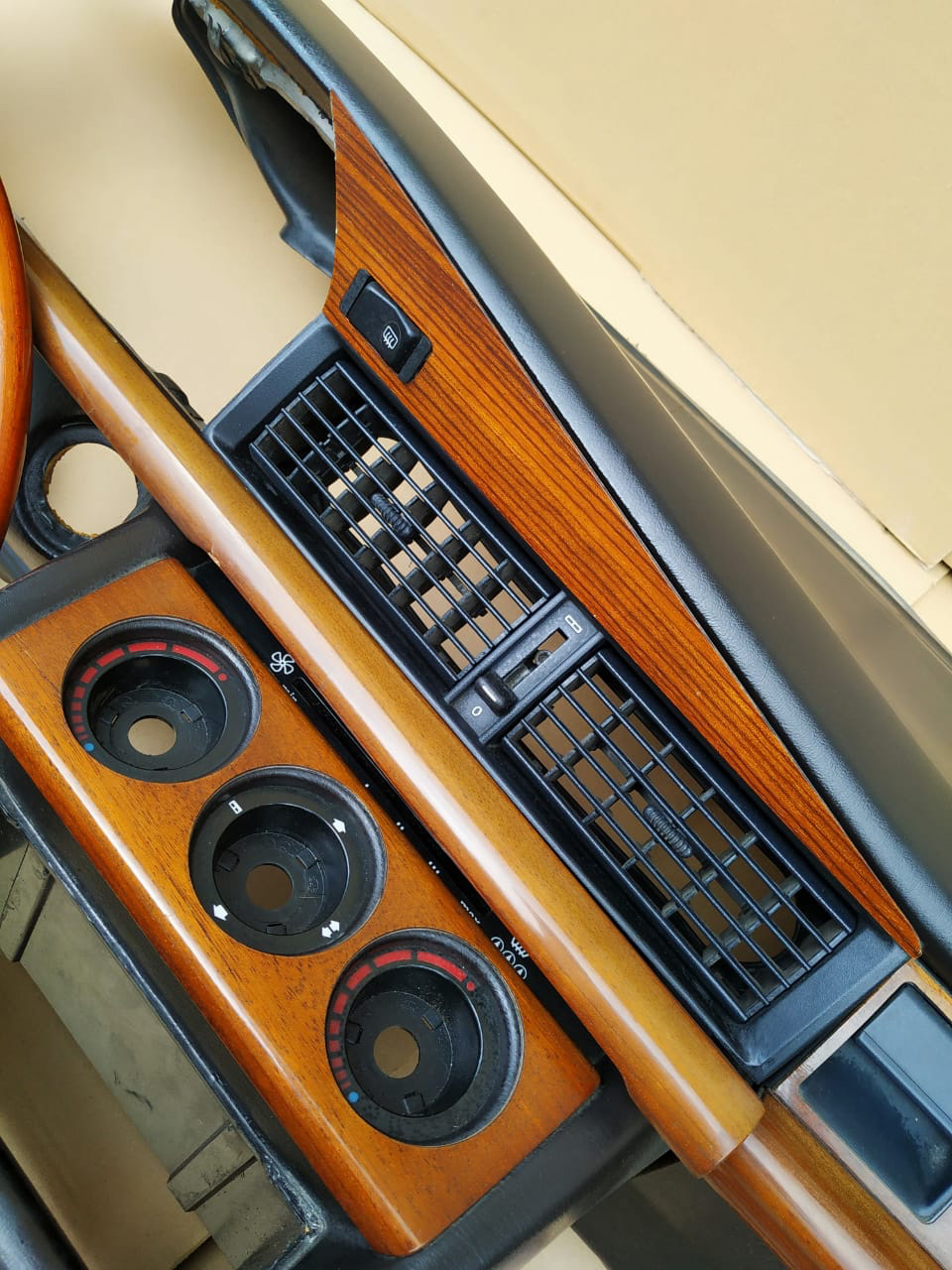 Mercedes-Benz W201 Zebrano wood interior - Image 6