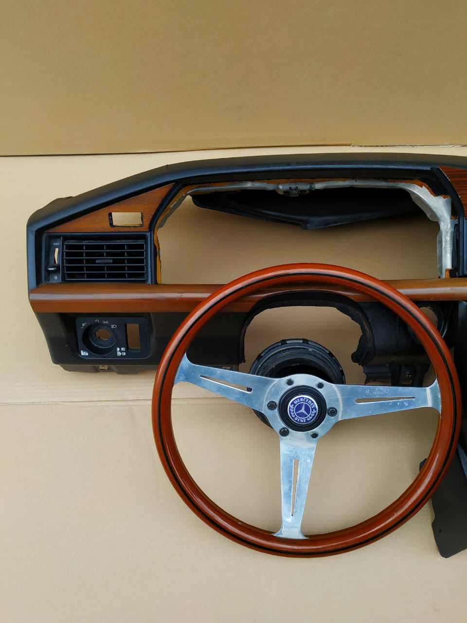 Mercedes-Benz W201 Zebrano wood interior - Image 4