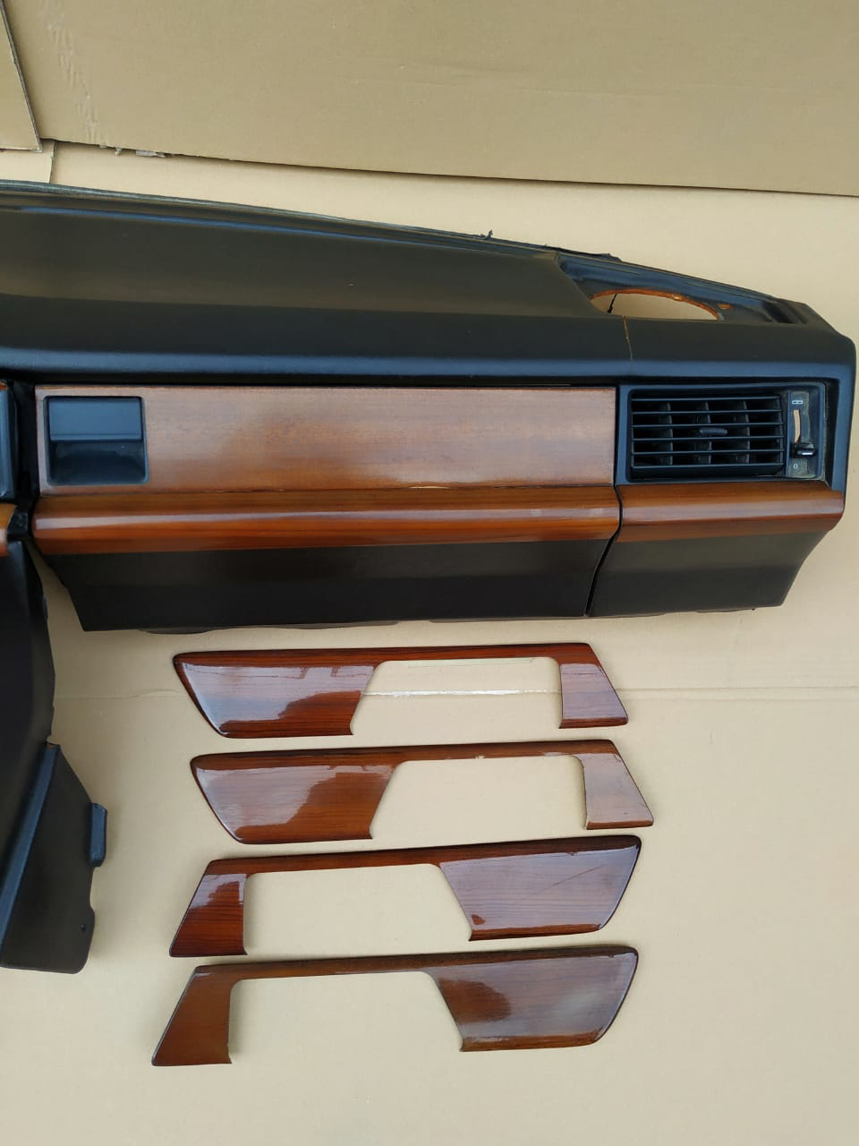 Mercedes-Benz W201 Zebrano wood interior - Image 8